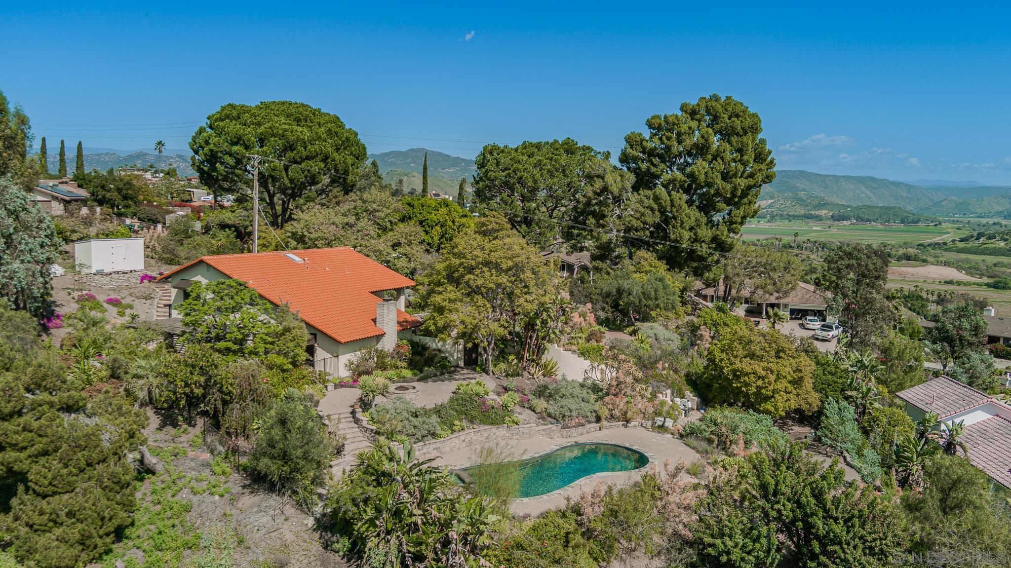 Detail Gallery Image 11 of 67 For 2871  Anaheim St, Escondido,  CA 92025 - 3 Beds | 2/1 Baths