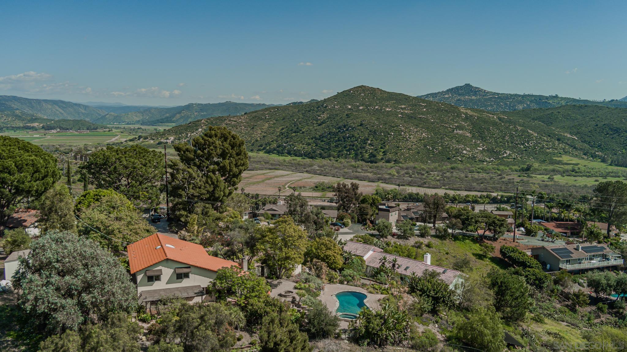 Detail Gallery Image 13 of 67 For 2871  Anaheim St, Escondido,  CA 92025 - 3 Beds | 2/1 Baths
