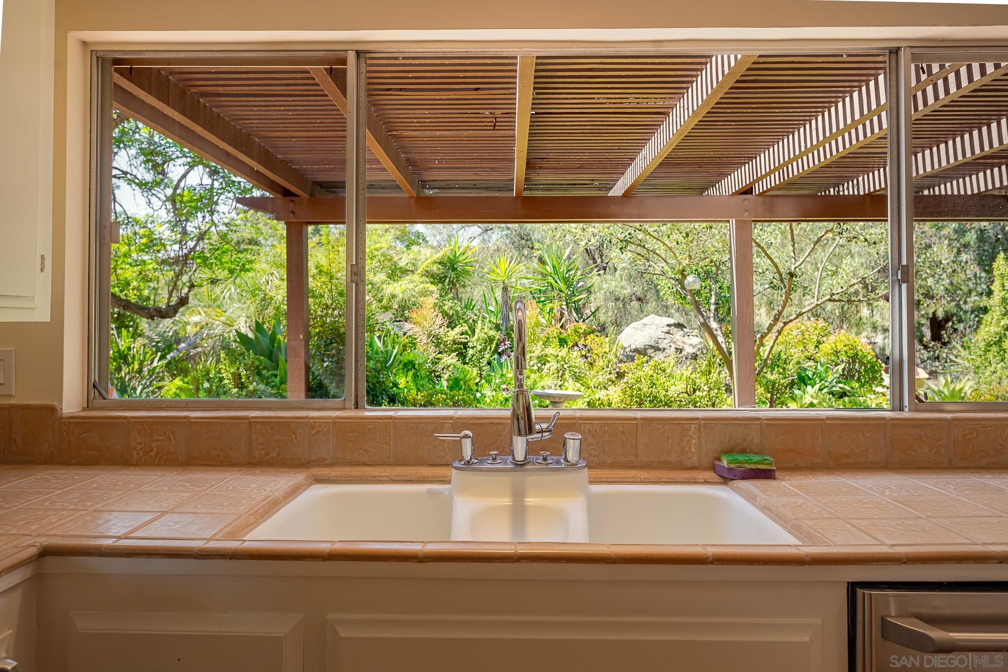 Detail Gallery Image 30 of 67 For 2871  Anaheim St, Escondido,  CA 92025 - 3 Beds | 2/1 Baths