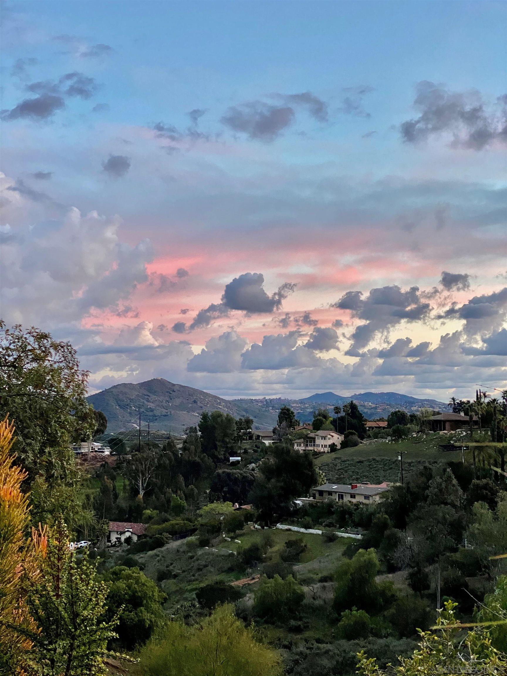 Detail Gallery Image 5 of 67 For 2871  Anaheim St, Escondido,  CA 92025 - 3 Beds | 2/1 Baths