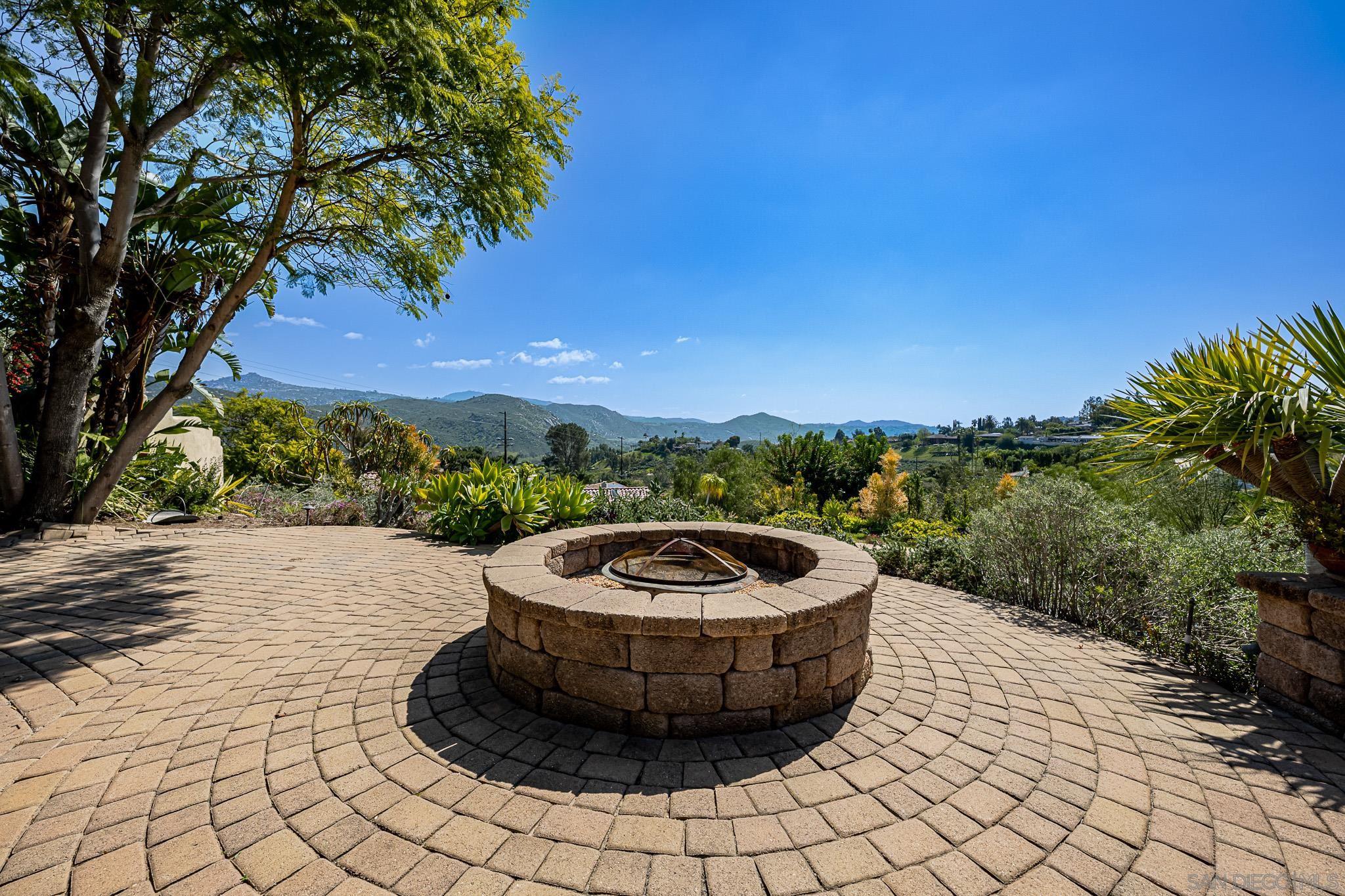 Detail Gallery Image 8 of 67 For 2871  Anaheim St, Escondido,  CA 92025 - 3 Beds | 2/1 Baths