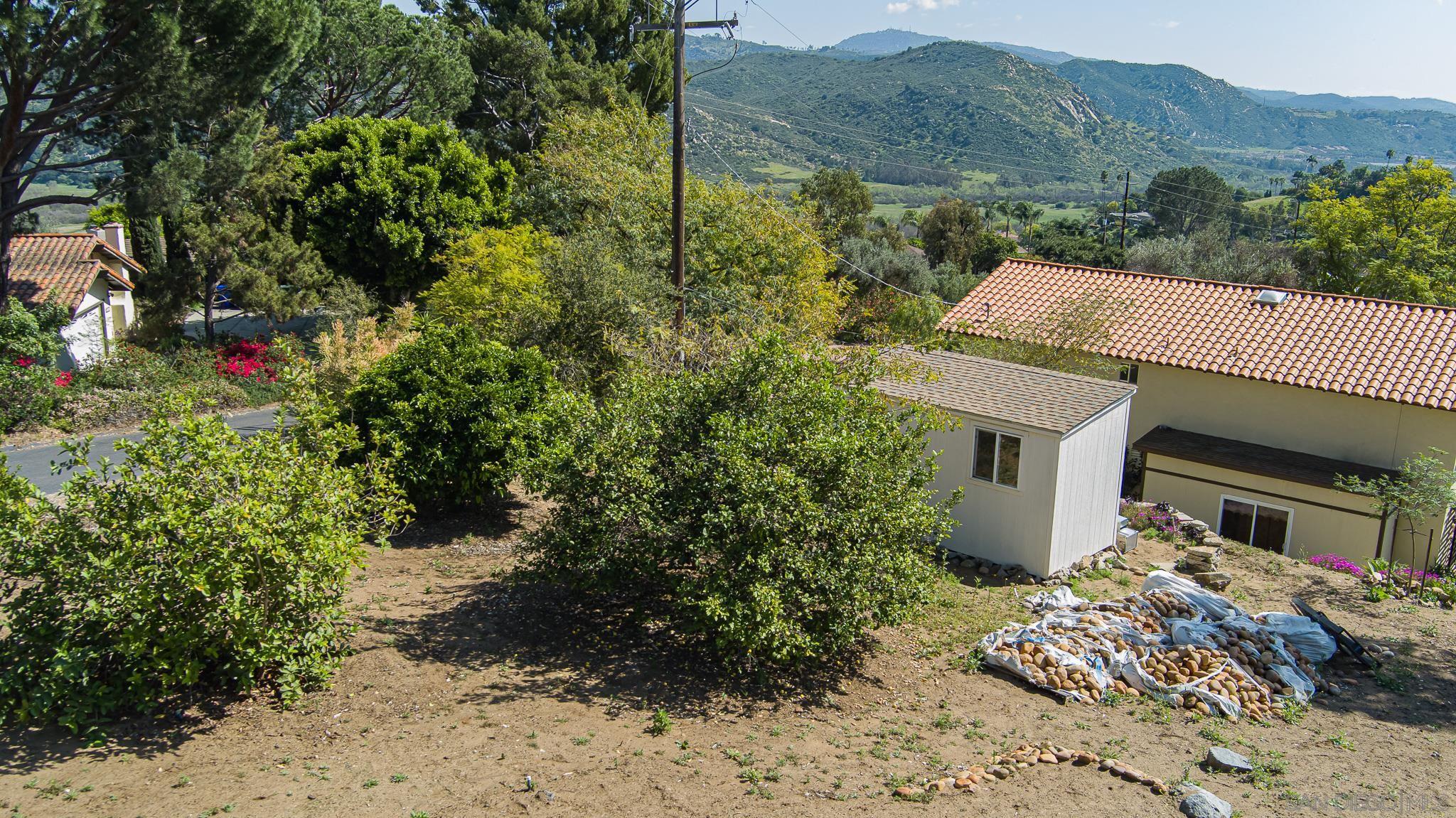 Detail Gallery Image 9 of 67 For 2871  Anaheim St, Escondido,  CA 92025 - 3 Beds | 2/1 Baths