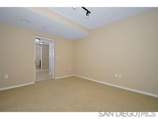 Detail Gallery Image 20 of 25 For 1431  Pacific Highway  414, San Diego,  CA 92101 - 3 Beds | 2/1 Baths