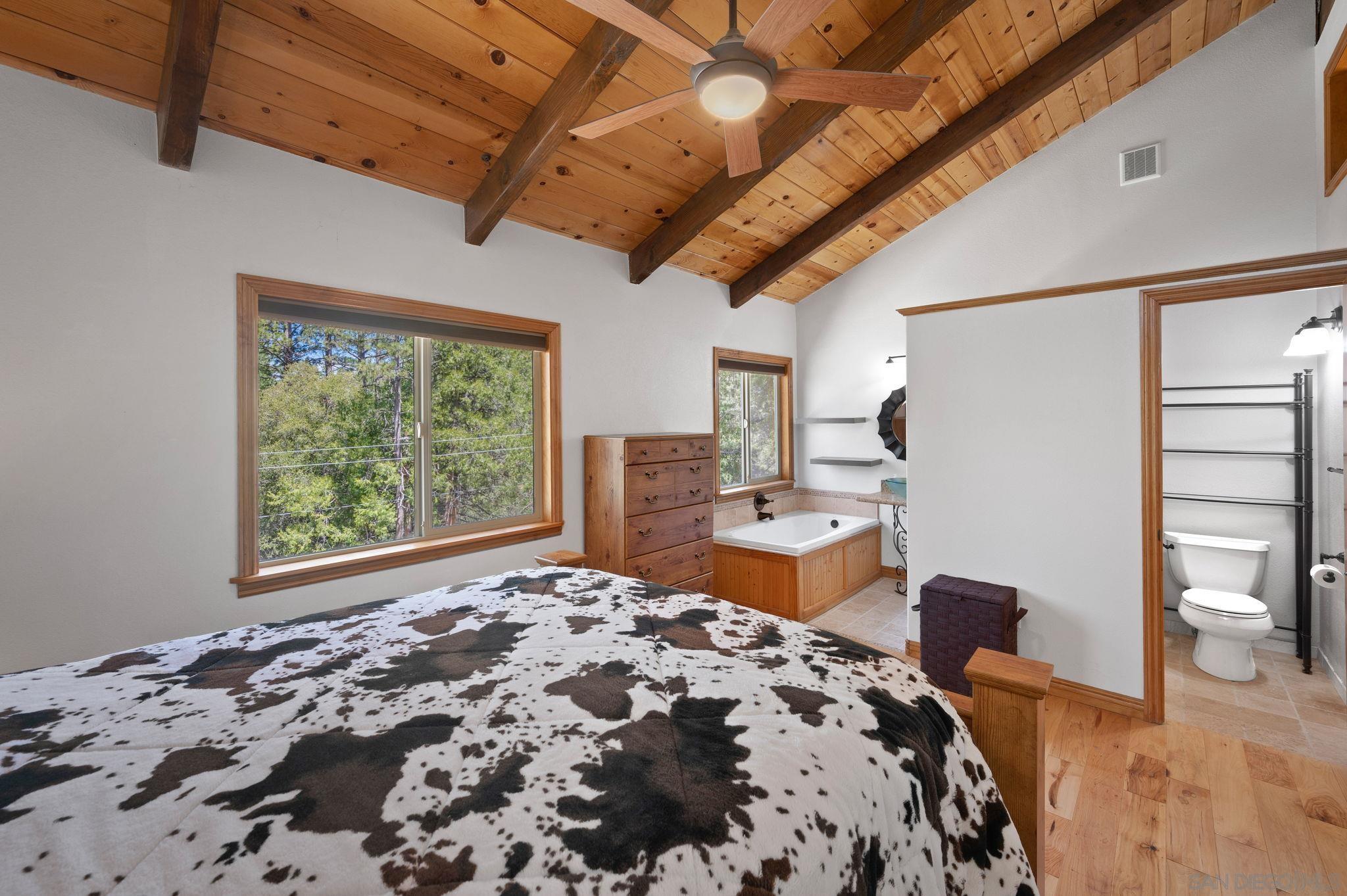 Detail Gallery Image 14 of 61 For 27720  Saunders Meadow Rd, Idyllwild,  CA 92549 - 3 Beds | 2/1 Baths