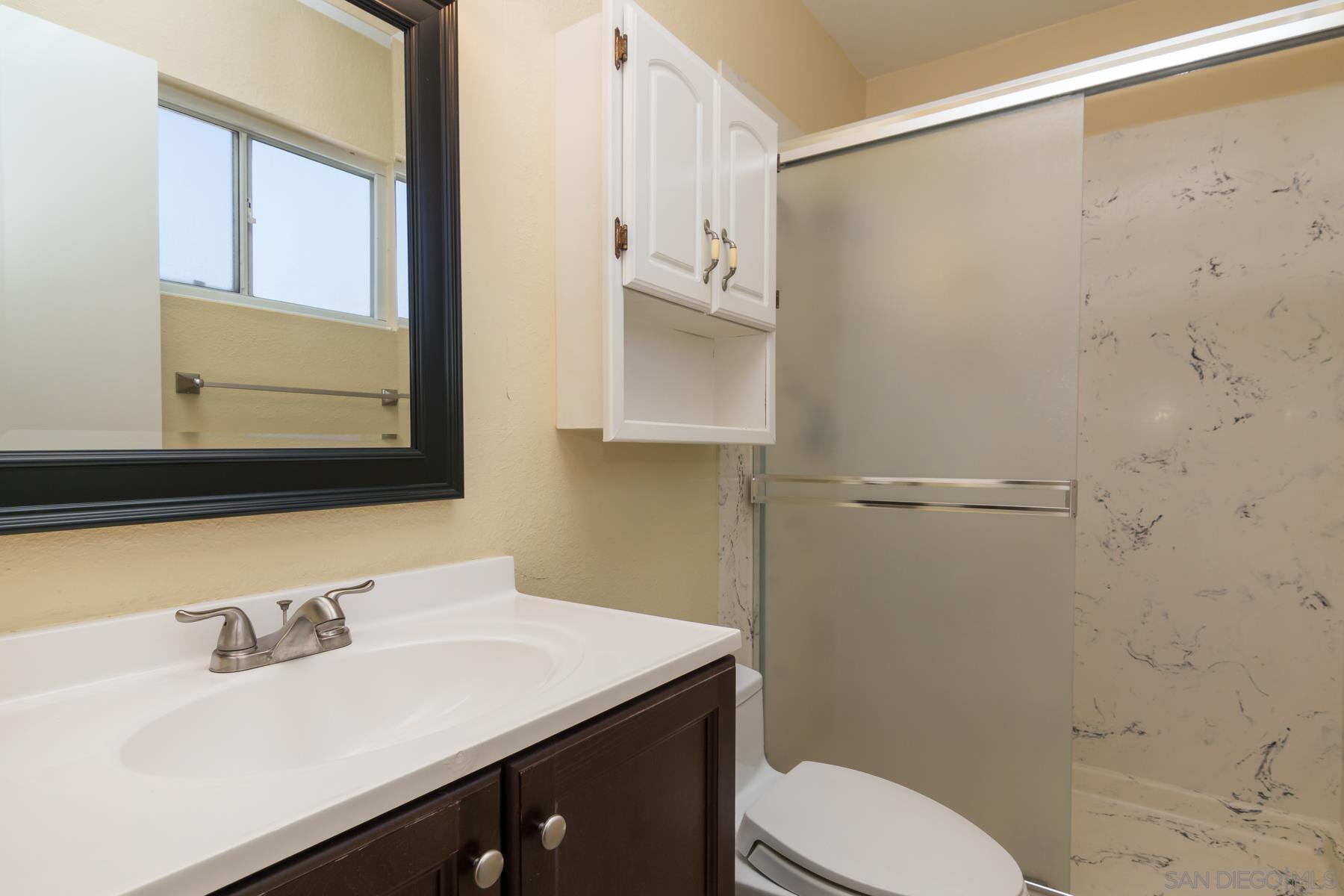 Detail Gallery Image 15 of 26 For 10939  Avenida Del Gato, San Diego,  CA 92126 - 3 Beds | 2 Baths