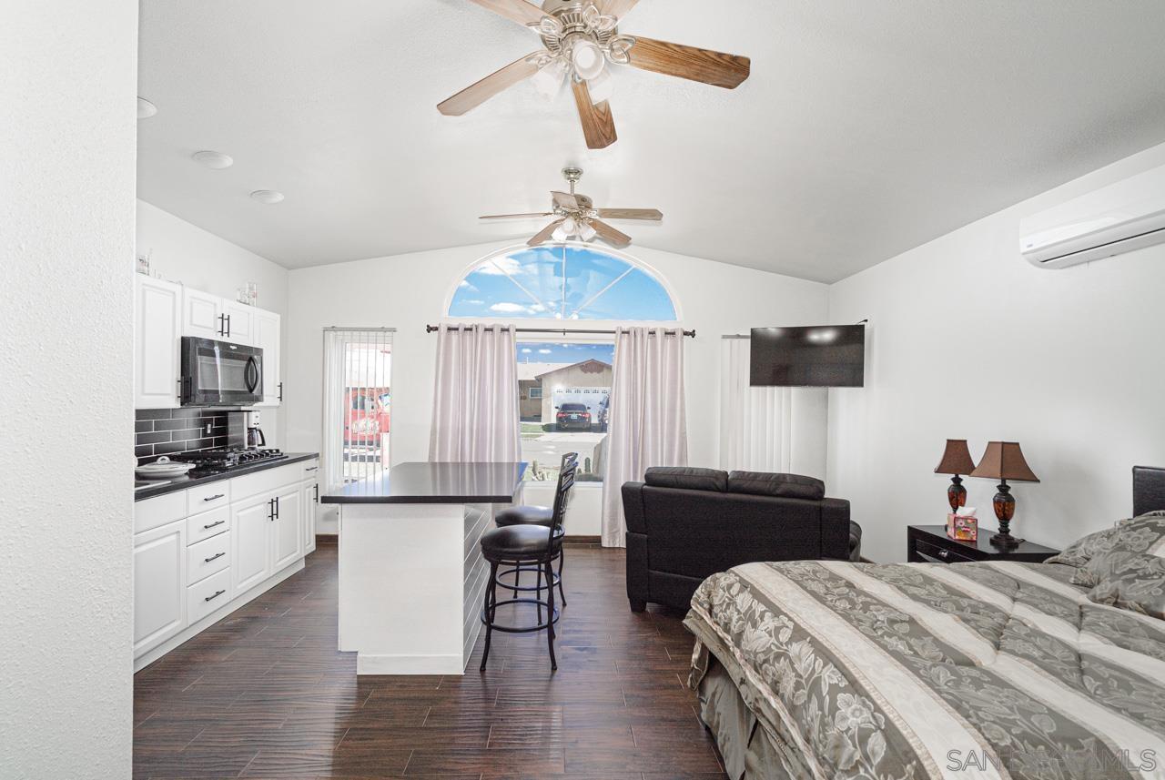 Detail Gallery Image 4 of 15 For 262  Flowerdale Ln, San Diego,  CA 92114 - 1 Beds | 1 Baths