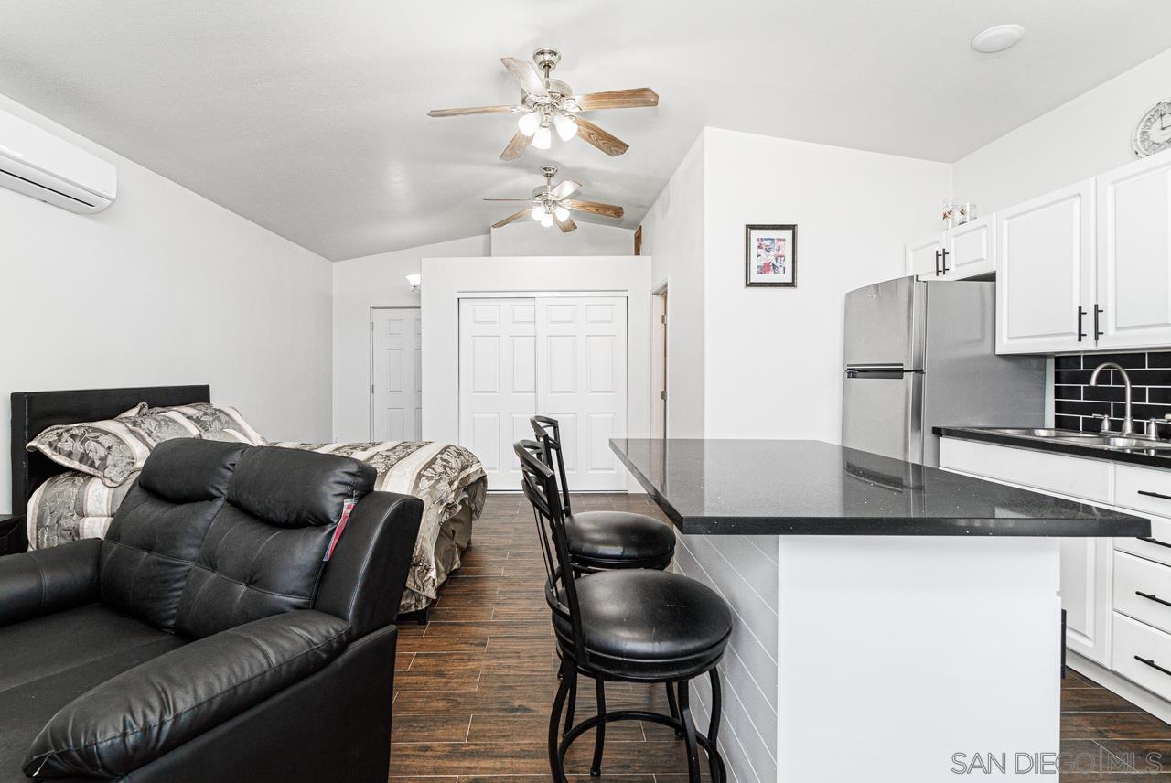 Detail Gallery Image 5 of 15 For 262  Flowerdale Ln, San Diego,  CA 92114 - 1 Beds | 1 Baths