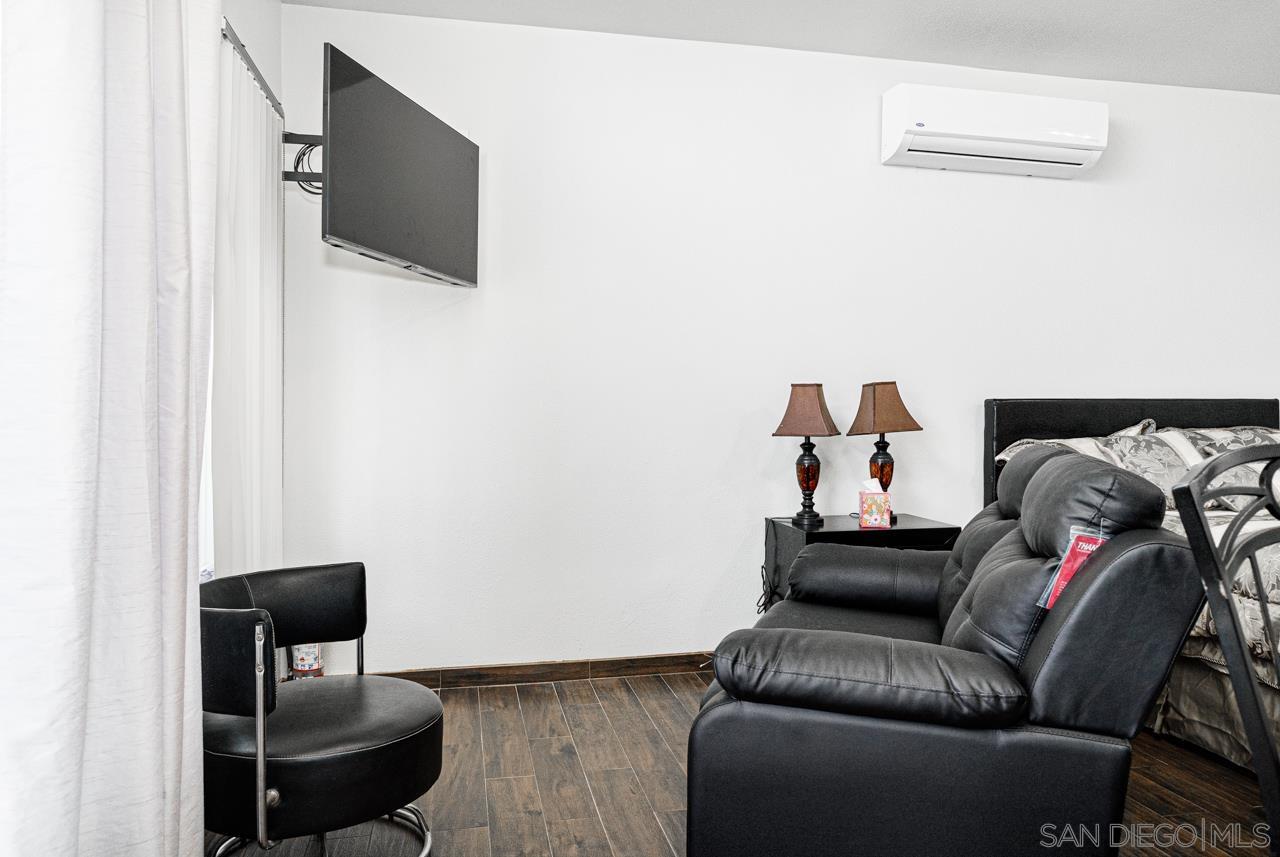 Detail Gallery Image 9 of 15 For 262  Flowerdale Ln, San Diego,  CA 92114 - 1 Beds | 1 Baths