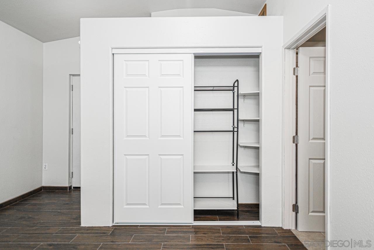 Detail Gallery Image 10 of 15 For 262  Flowerdale Ln, San Diego,  CA 92114 - 1 Beds | 1 Baths