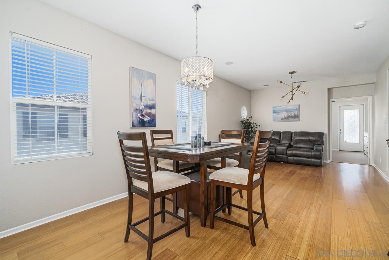 Detail Gallery Image 3 of 21 For 2735  Brighton Court Rd  1, Chula Vista,  CA 91915 - 2 Beds | 2 Baths