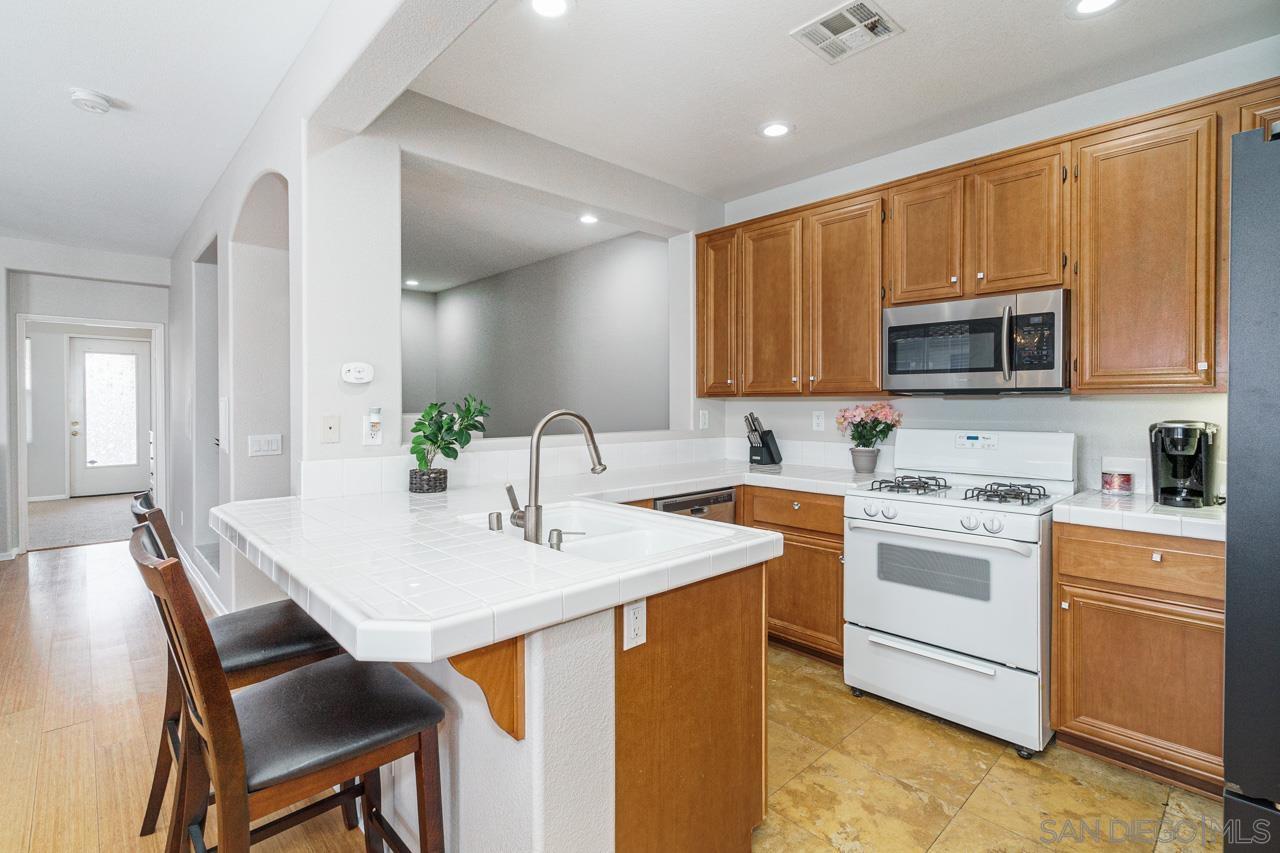 Detail Gallery Image 5 of 21 For 2735  Brighton Court Rd  1, Chula Vista,  CA 91915 - 2 Beds | 2 Baths