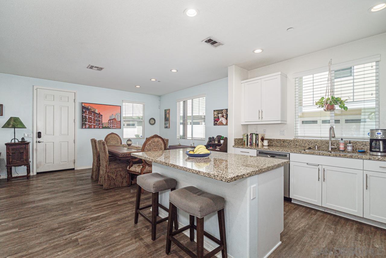 Detail Gallery Image 2 of 22 For 512  Heron Ln, Imperial Beach,  CA 91932 - 3 Beds | 2/1 Baths