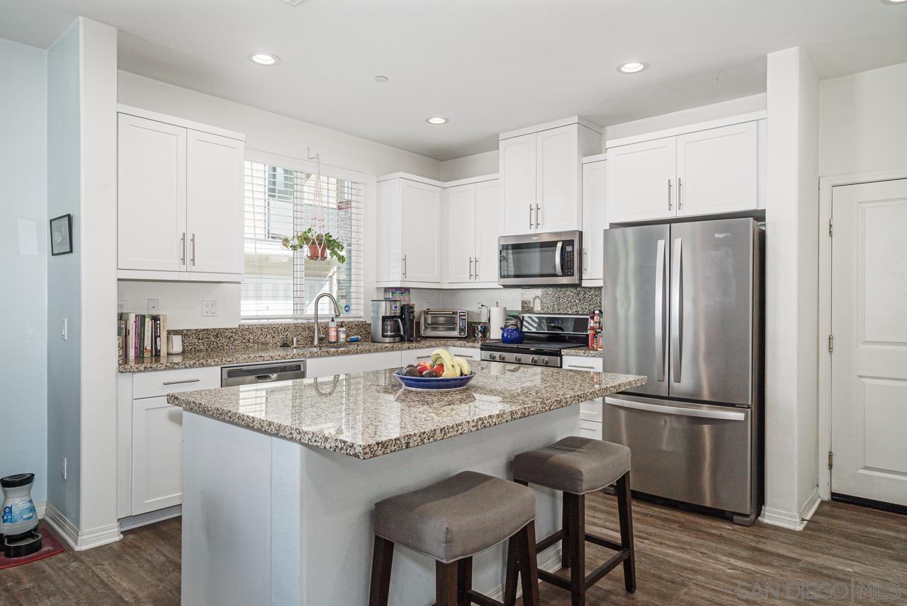 Detail Gallery Image 3 of 22 For 512  Heron Ln, Imperial Beach,  CA 91932 - 3 Beds | 2/1 Baths