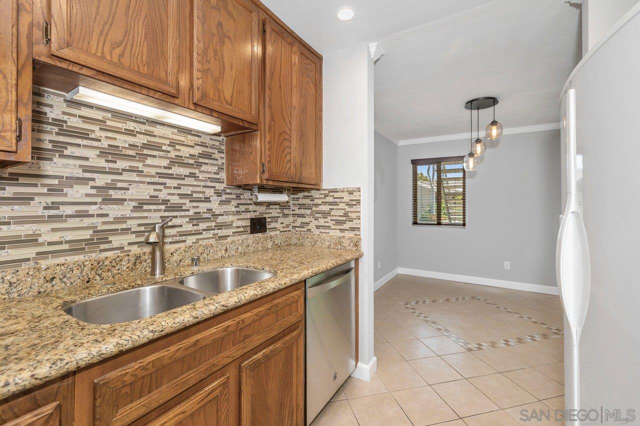 Detail Gallery Image 12 of 35 For 6780  Mission Gorge Rd.  33, San Diego,  CA 92120 - 2 Beds | 2 Baths