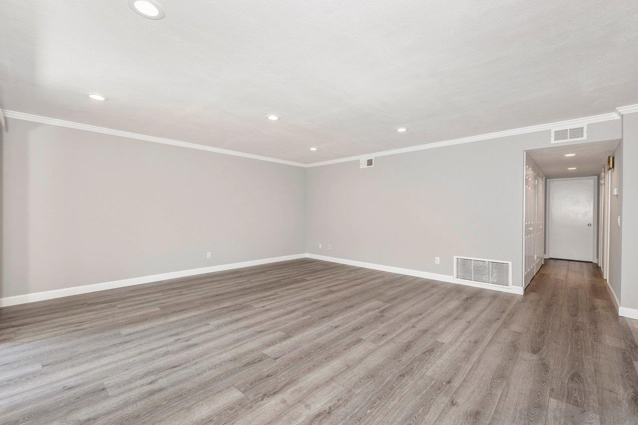 Detail Gallery Image 4 of 35 For 6780  Mission Gorge Rd.  33, San Diego,  CA 92120 - 2 Beds | 2 Baths