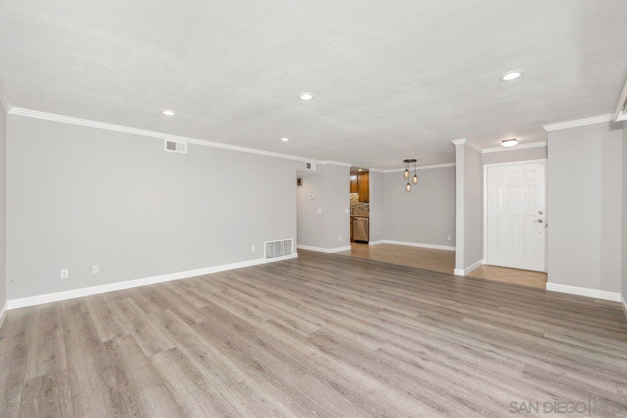 Detail Gallery Image 5 of 35 For 6780  Mission Gorge Rd.  33, San Diego,  CA 92120 - 2 Beds | 2 Baths