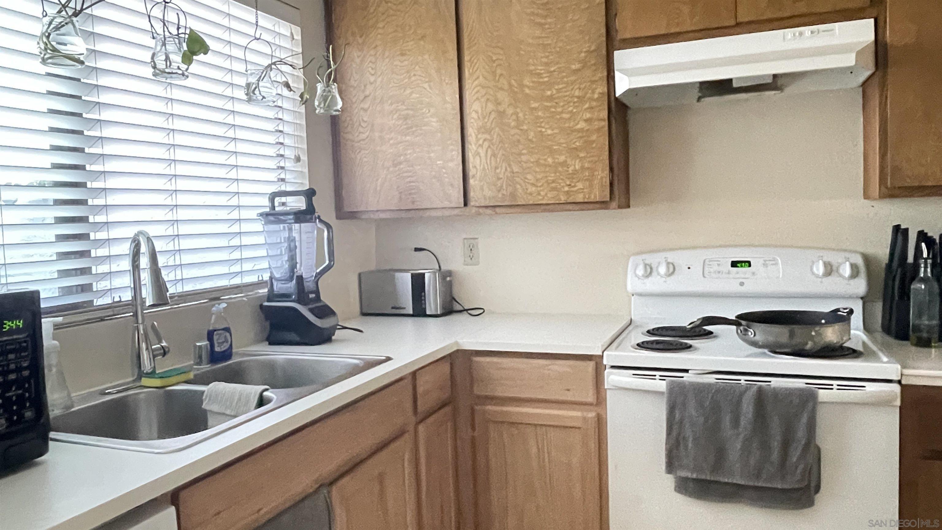 Detail Gallery Image 6 of 12 For 4044  Crystal Dawn Ln  #103,  San Diego,  CA 92122 - 1 Beds | 1 Baths