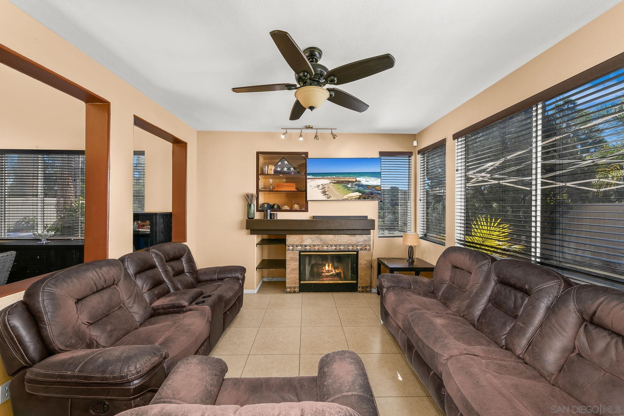 Detail Gallery Image 11 of 33 For 919  Caminito Estrella, Chula Vista,  CA 91910 - 4 Beds | 2/1 Baths