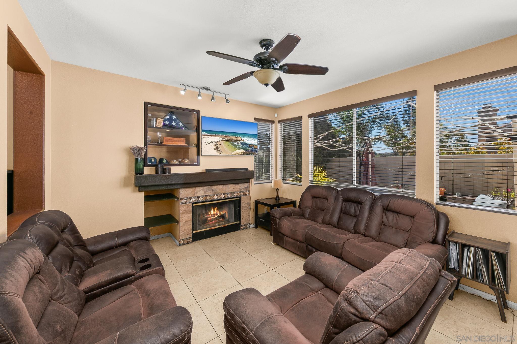 Detail Gallery Image 12 of 33 For 919  Caminito Estrella, Chula Vista,  CA 91910 - 4 Beds | 2/1 Baths