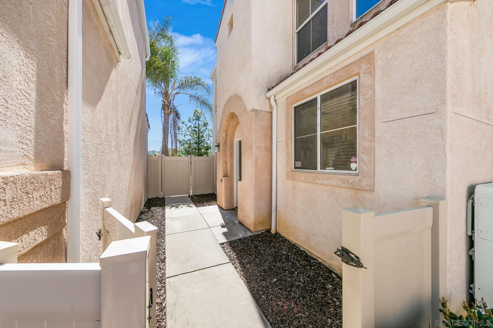 Detail Gallery Image 3 of 33 For 919  Caminito Estrella, Chula Vista,  CA 91910 - 4 Beds | 2/1 Baths