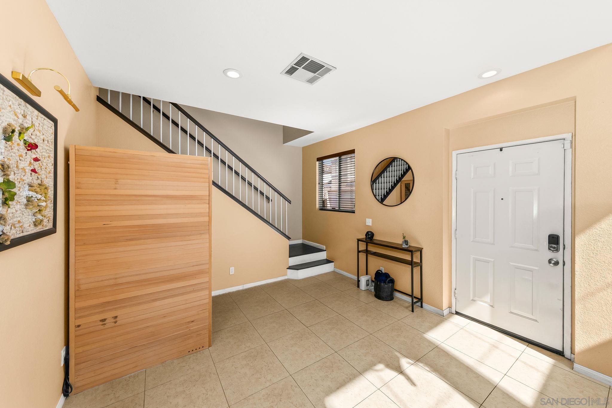 Detail Gallery Image 5 of 33 For 919  Caminito Estrella, Chula Vista,  CA 91910 - 4 Beds | 2/1 Baths