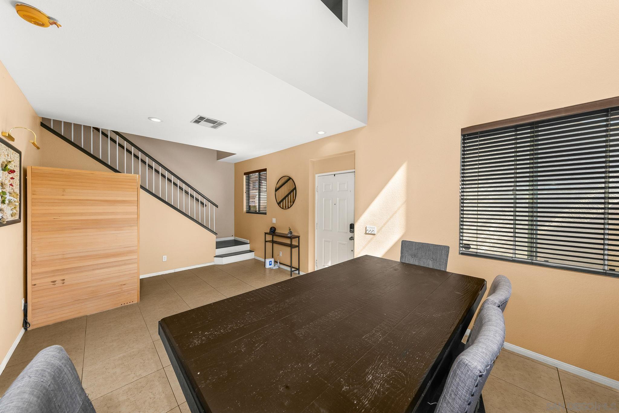 Detail Gallery Image 7 of 33 For 919  Caminito Estrella, Chula Vista,  CA 91910 - 4 Beds | 2/1 Baths