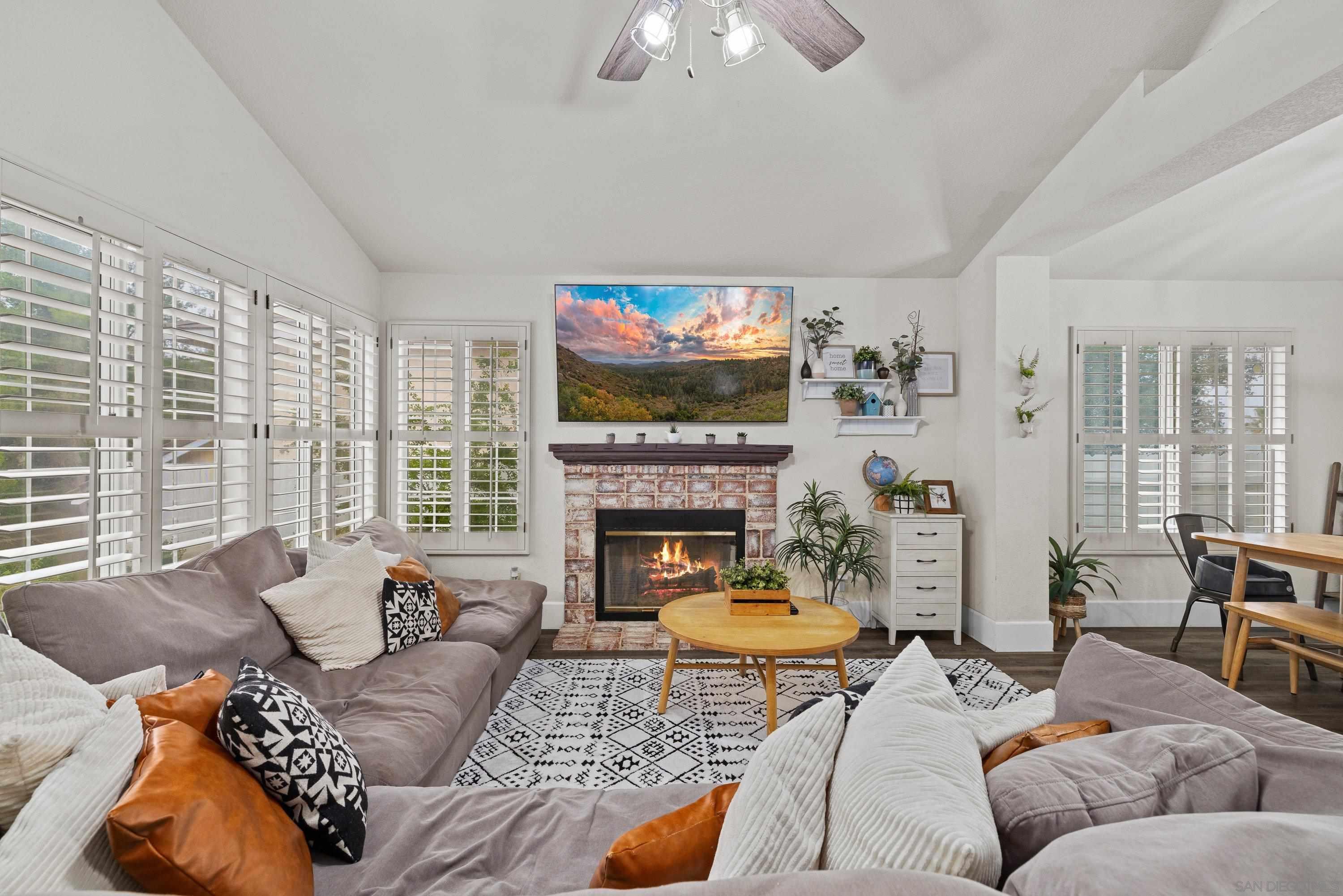 Detail Gallery Image 5 of 32 For 2478  Hialeah Ln, Alpine,  CA 91901 - 3 Beds | 2 Baths