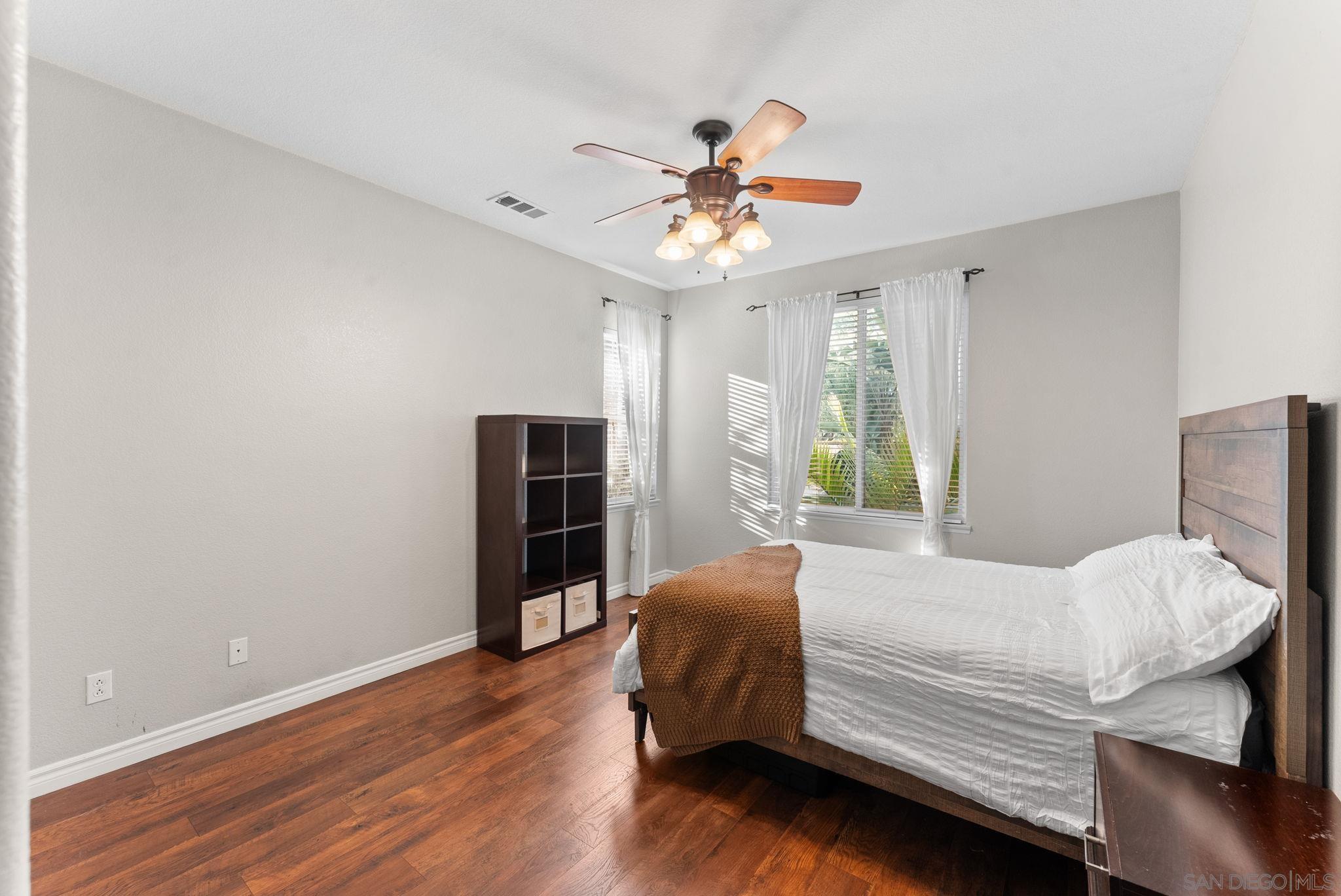 Detail Gallery Image 12 of 34 For 732 N Fox Run Pl, Chula Vista,  CA 91914 - 4 Beds | 3 Baths