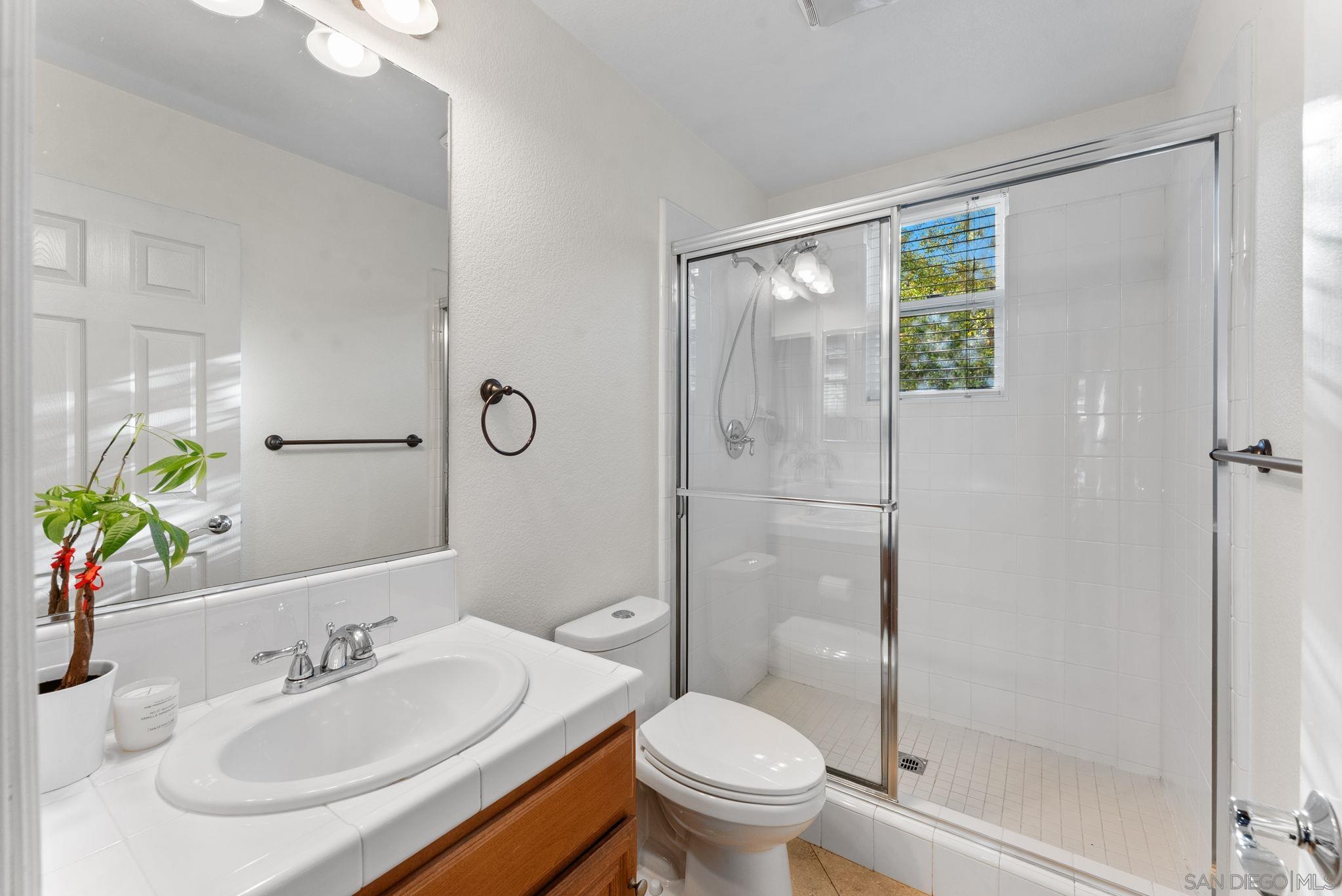 Detail Gallery Image 13 of 34 For 732 N Fox Run Pl, Chula Vista,  CA 91914 - 4 Beds | 3 Baths