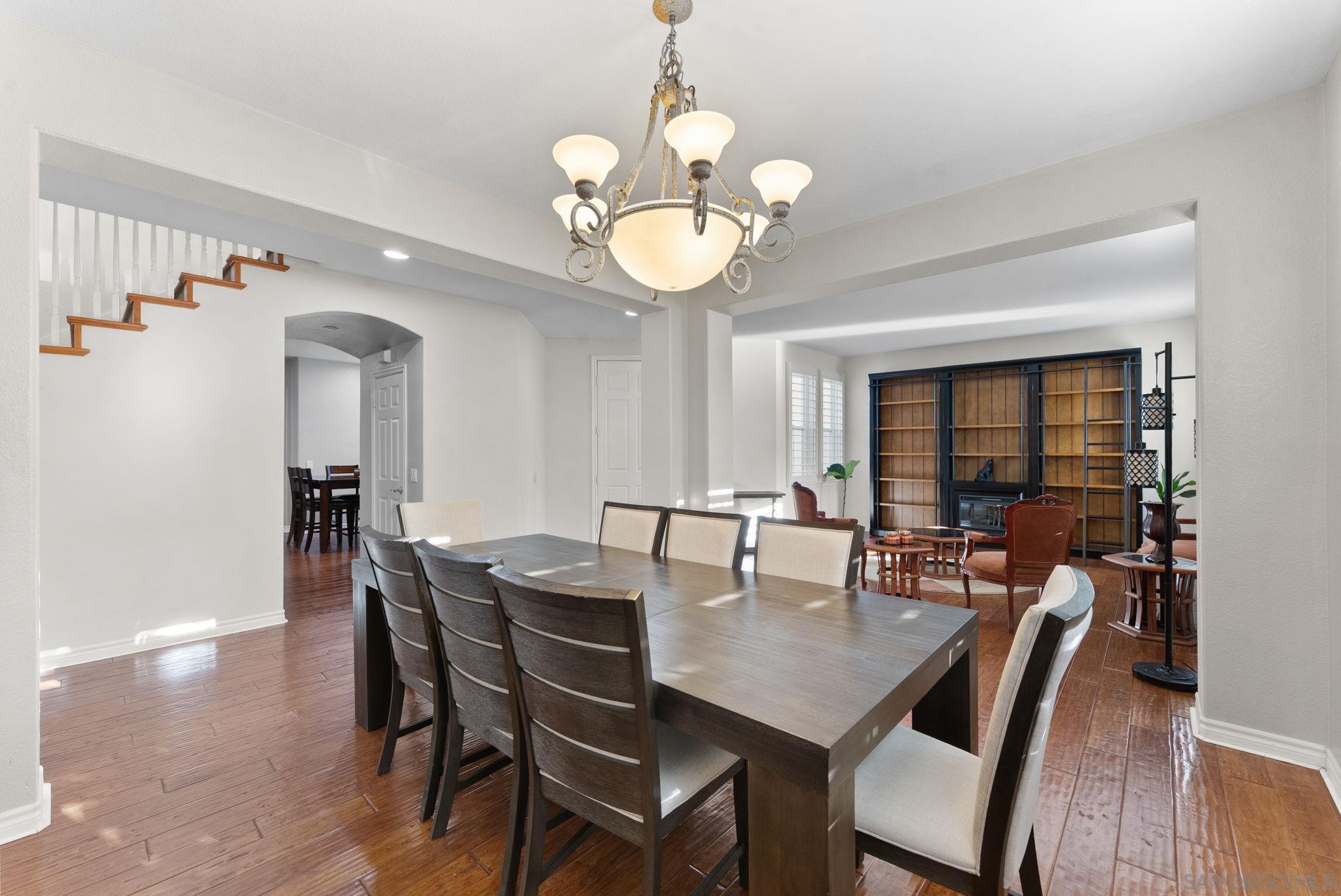 Detail Gallery Image 4 of 34 For 732 N Fox Run Pl, Chula Vista,  CA 91914 - 4 Beds | 3 Baths