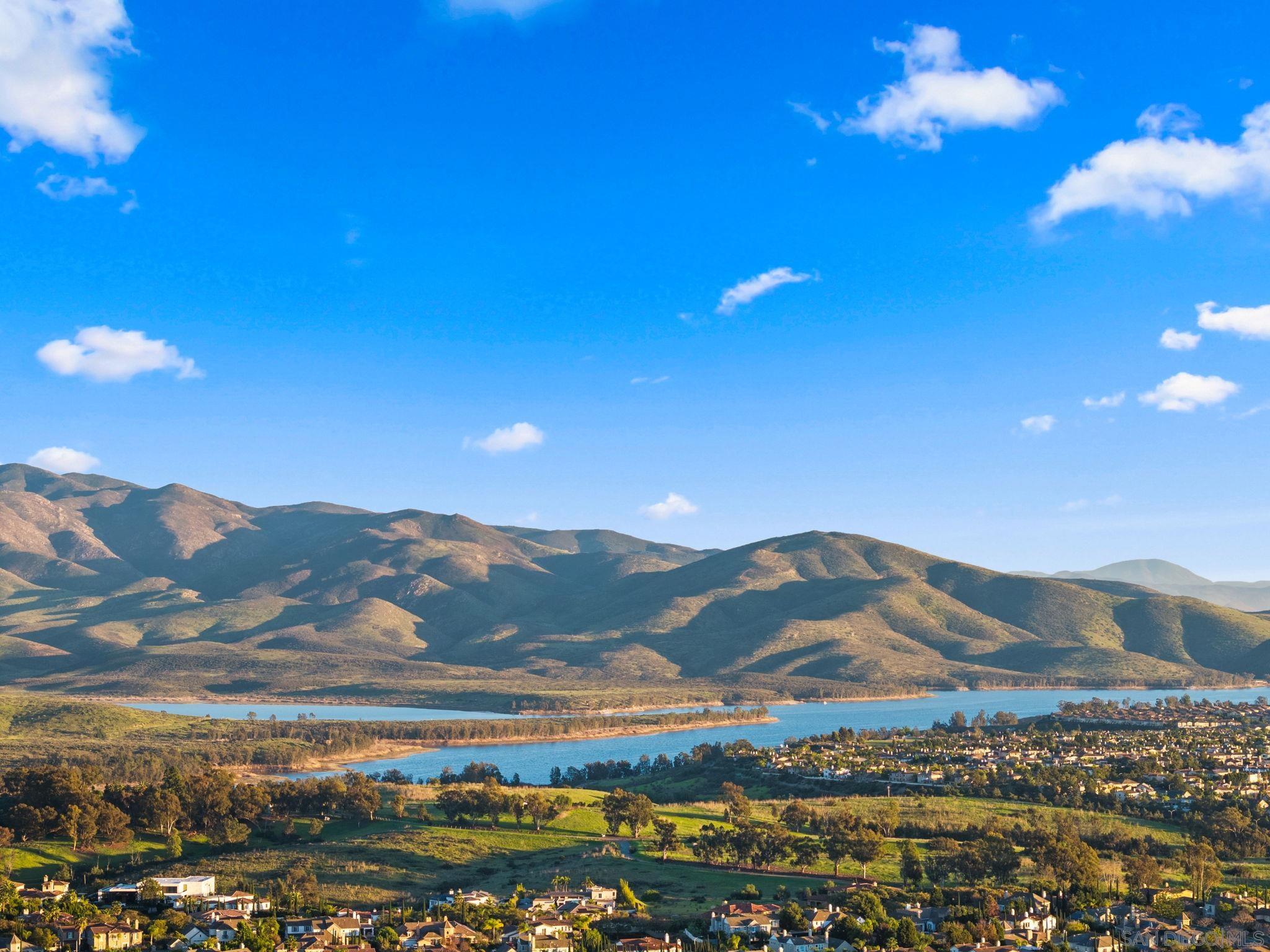 Detail Gallery Image 34 of 34 For 732 N Fox Run Pl, Chula Vista,  CA 91914 - 4 Beds | 3 Baths