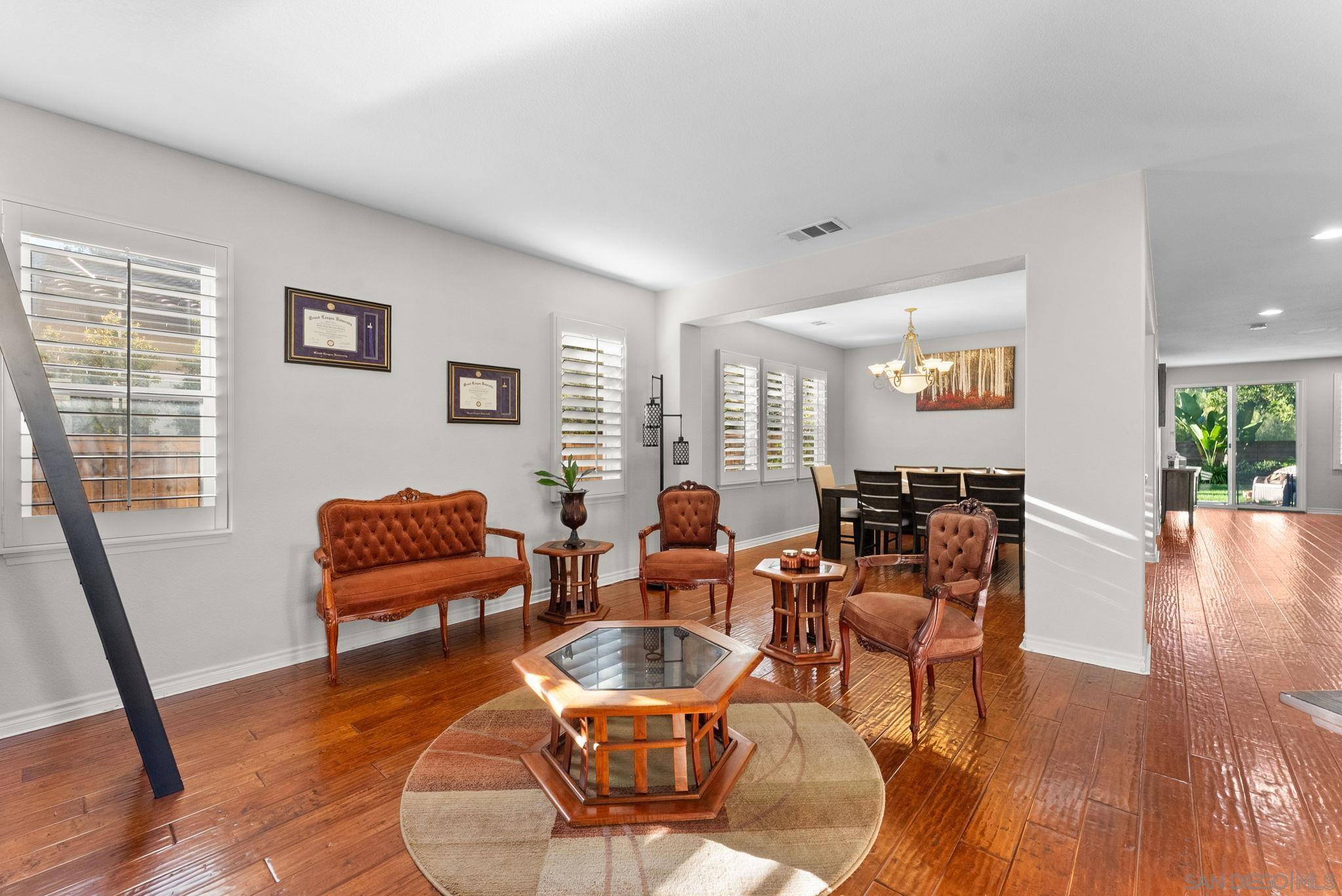 Detail Gallery Image 5 of 34 For 732 N Fox Run Pl, Chula Vista,  CA 91914 - 4 Beds | 3 Baths