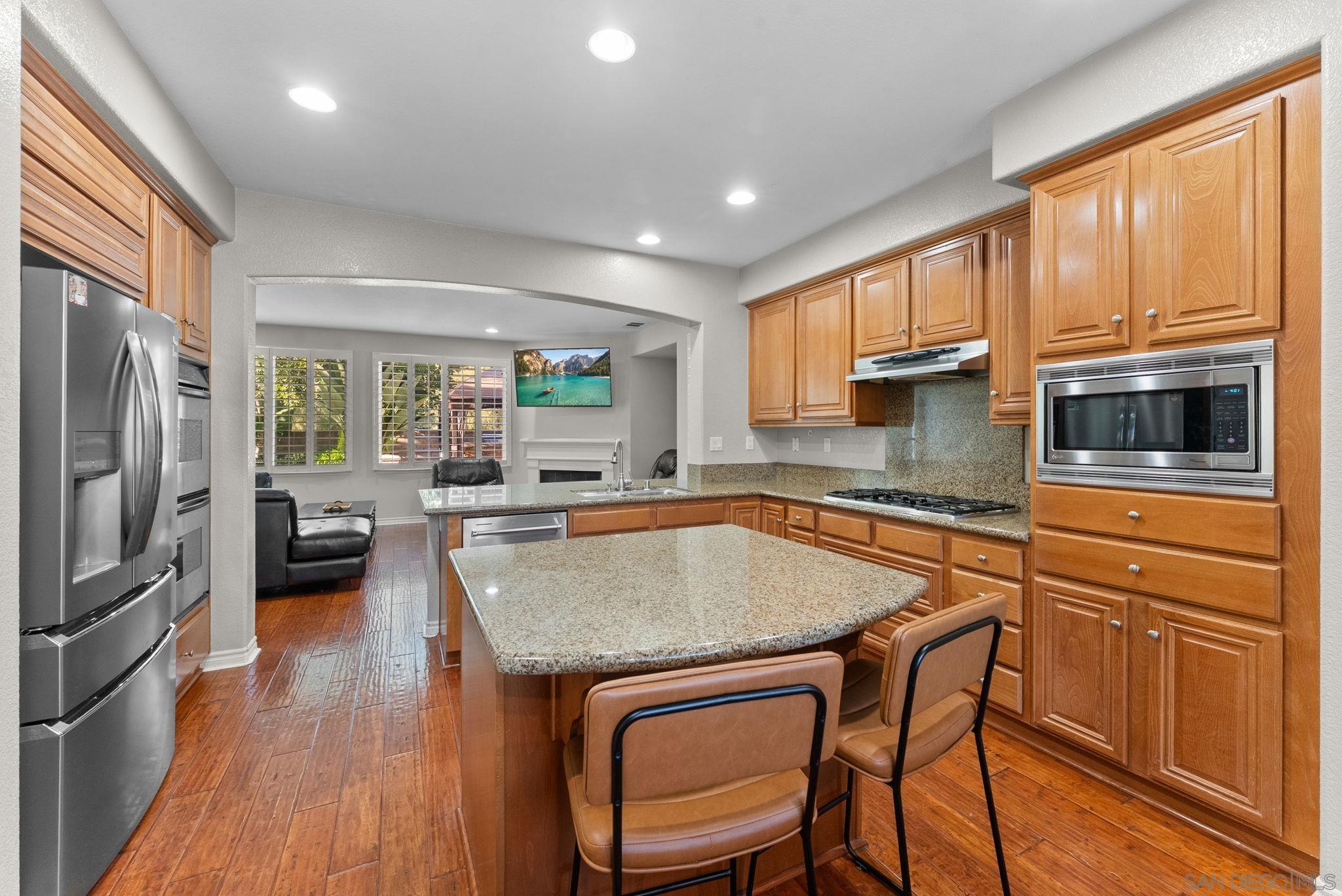 Detail Gallery Image 6 of 34 For 732 N Fox Run Pl, Chula Vista,  CA 91914 - 4 Beds | 3 Baths