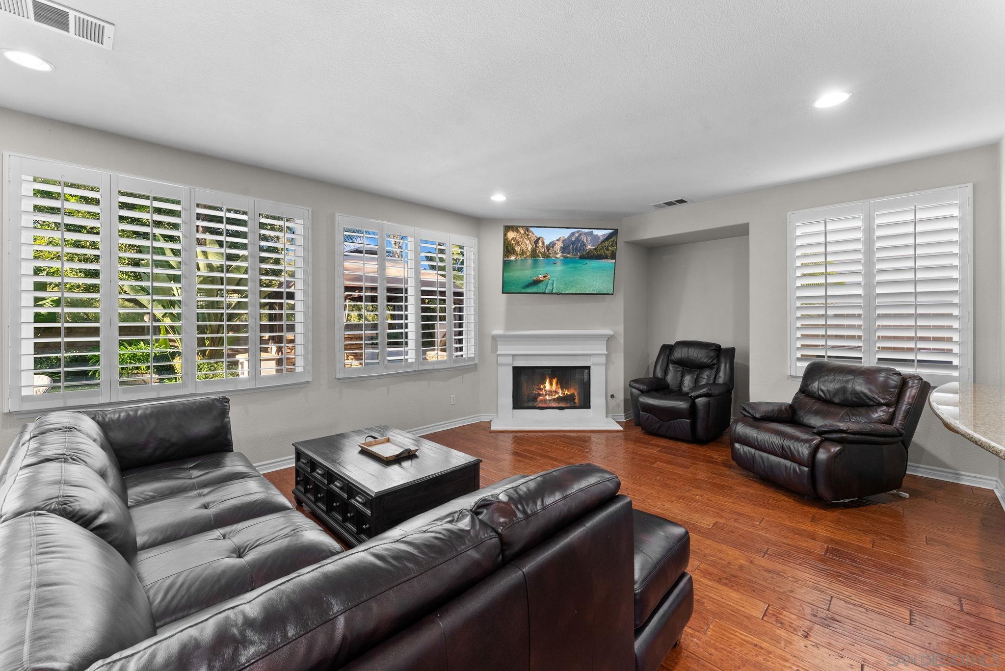 Detail Gallery Image 10 of 34 For 732 N Fox Run Pl, Chula Vista,  CA 91914 - 4 Beds | 3 Baths