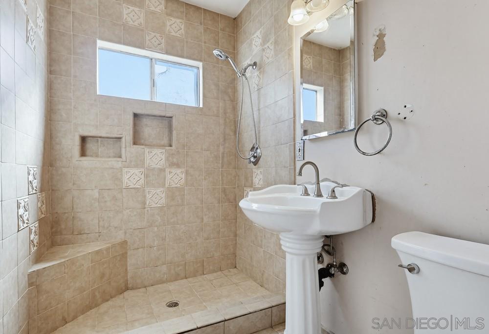 Detail Gallery Image 33 of 73 For 10036  Arleta Ave, Pacoima,  CA 91331 - 5 Beds | 3 Baths