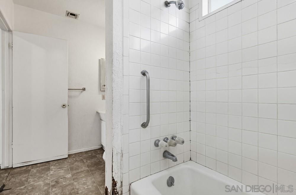 Detail Gallery Image 42 of 73 For 10036  Arleta Ave, Pacoima,  CA 91331 - 5 Beds | 3 Baths