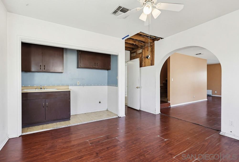 Detail Gallery Image 52 of 73 For 10036  Arleta Ave, Pacoima,  CA 91331 - 5 Beds | 3 Baths