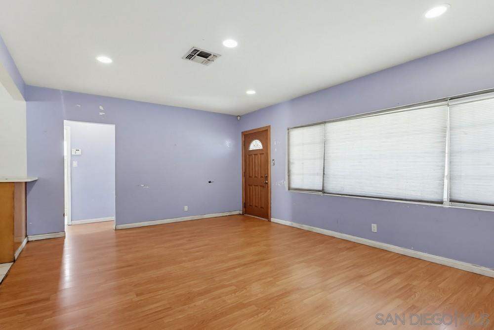 Detail Gallery Image 9 of 73 For 10036  Arleta Ave, Pacoima,  CA 91331 - 5 Beds | 3 Baths