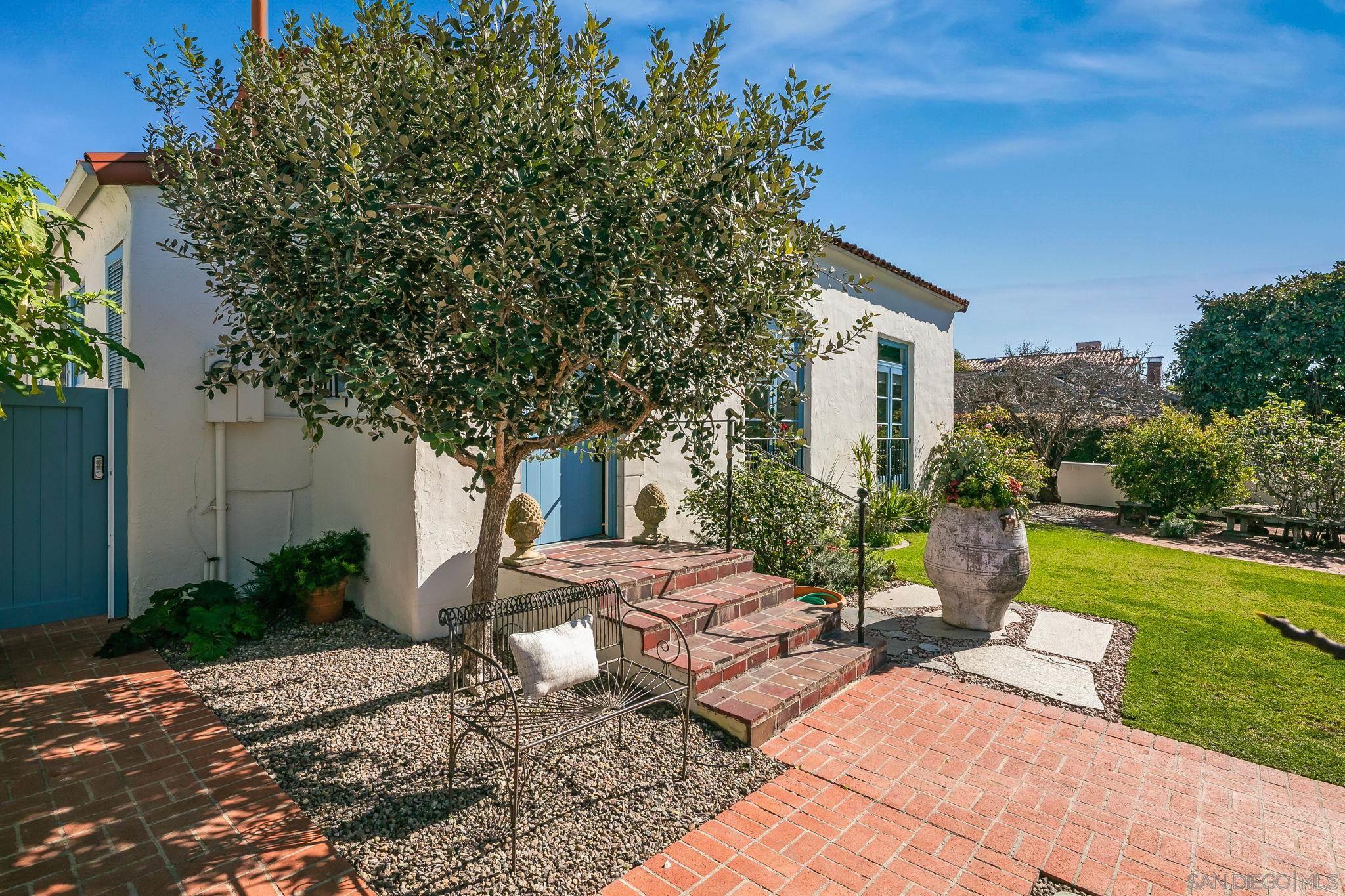 Detail Gallery Image 21 of 49 For 7227  Olivetas Ave, La Jolla,  CA 92037 - 4 Beds | 3 Baths