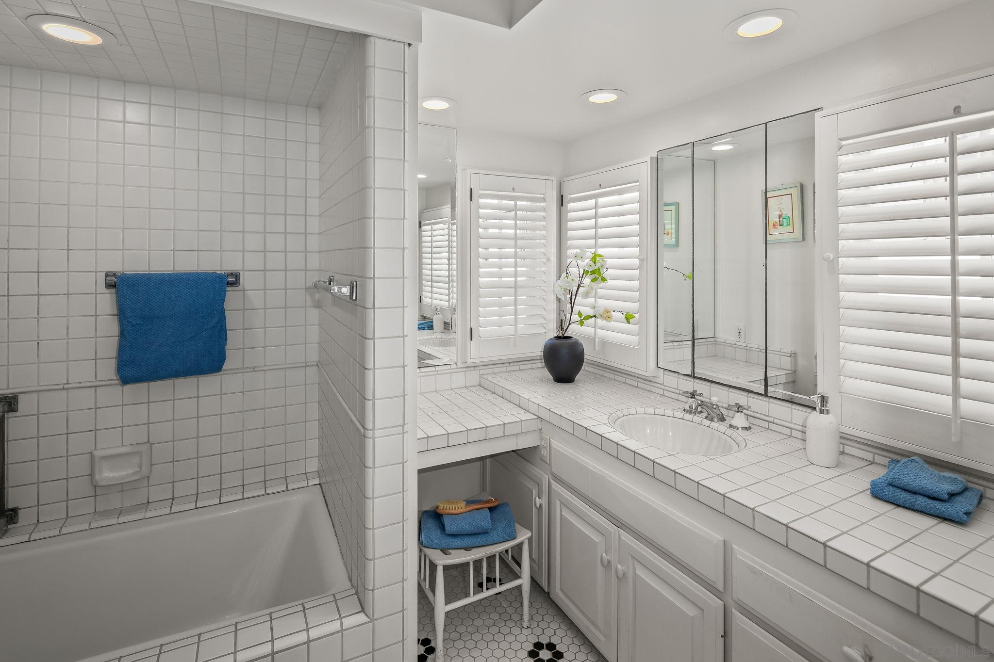 Detail Gallery Image 24 of 49 For 7227  Olivetas Ave, La Jolla,  CA 92037 - 4 Beds | 3 Baths