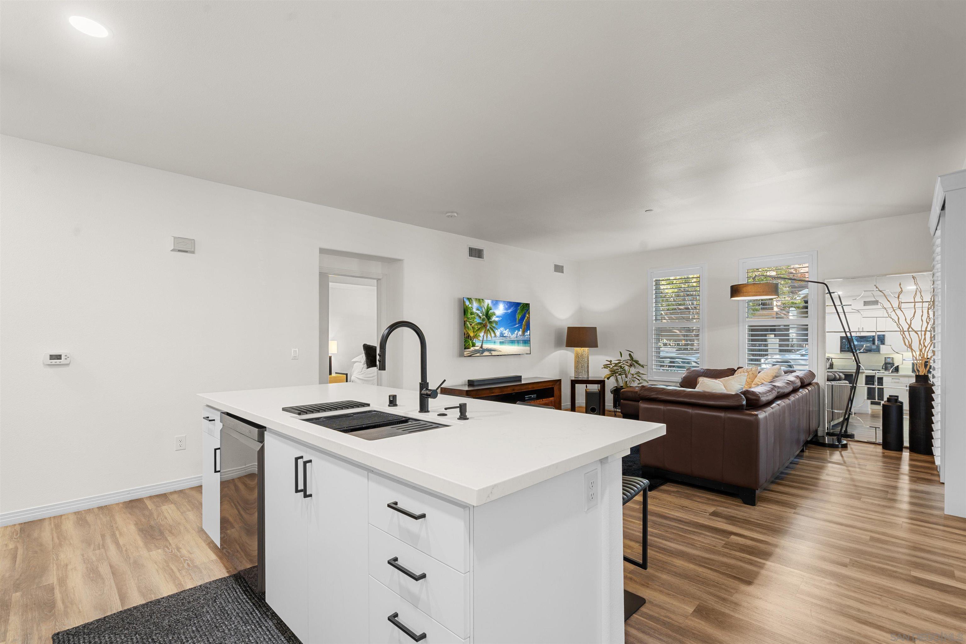 Detail Gallery Image 2 of 37 For 8233  Station Village Ln  #2117,  San Diego,  CA 92108 - 2 Beds | 2 Baths