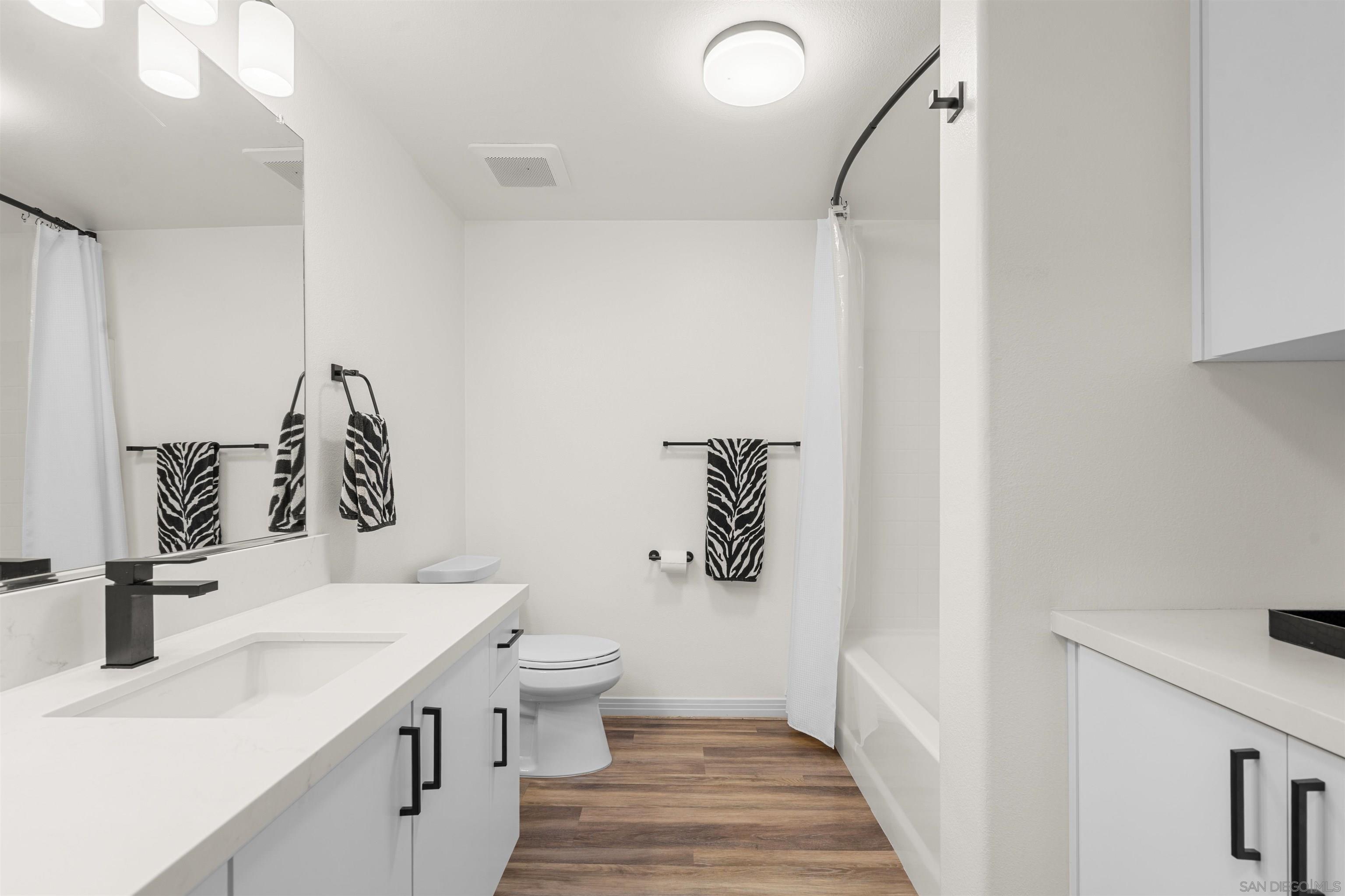 Detail Gallery Image 15 of 37 For 8233  Station Village Ln  #2117,  San Diego,  CA 92108 - 2 Beds | 2 Baths