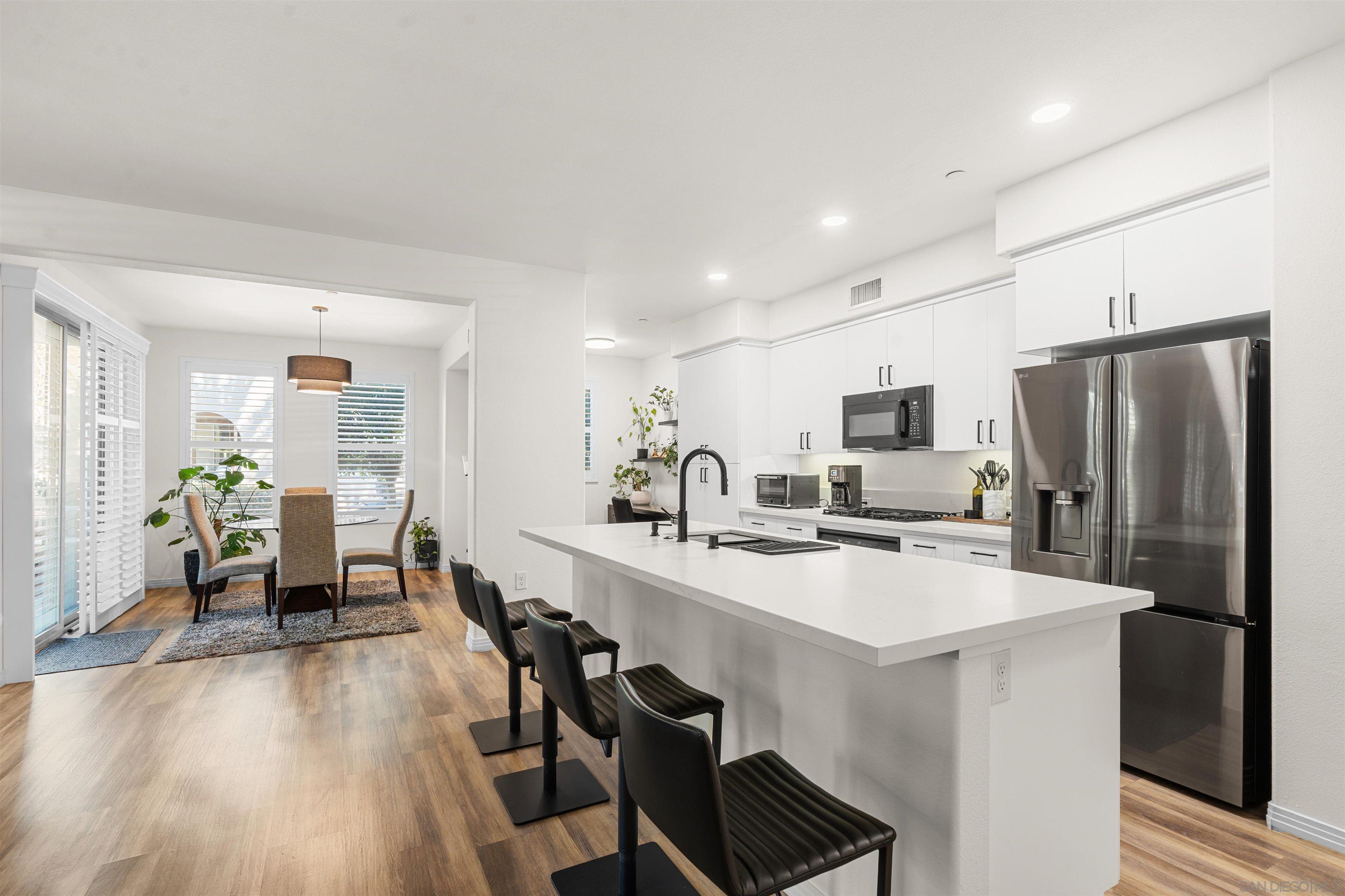 Detail Gallery Image 4 of 37 For 8233  Station Village Ln  #2117,  San Diego,  CA 92108 - 2 Beds | 2 Baths