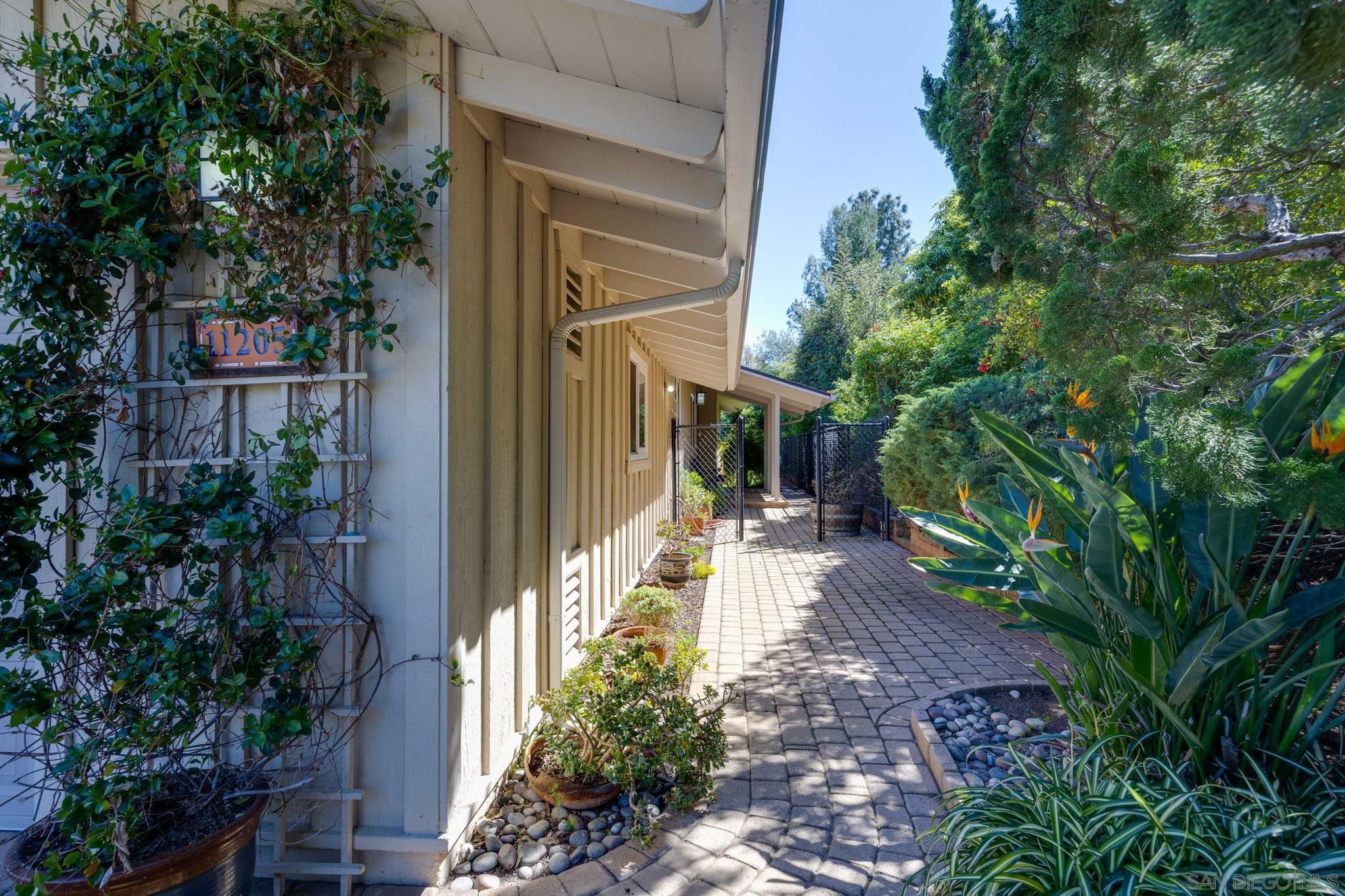 Detail Gallery Image 6 of 63 For 11205  Constellation Dr, El Cajon,  CA 92020 - 3 Beds | 2 Baths