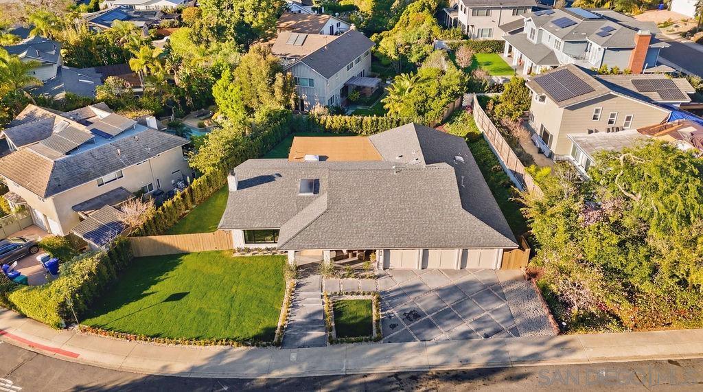 Detail Gallery Image 2 of 63 For 8390  Cliffridge Ln, La Jolla,  CA 92037 - 4 Beds | 2/1 Baths