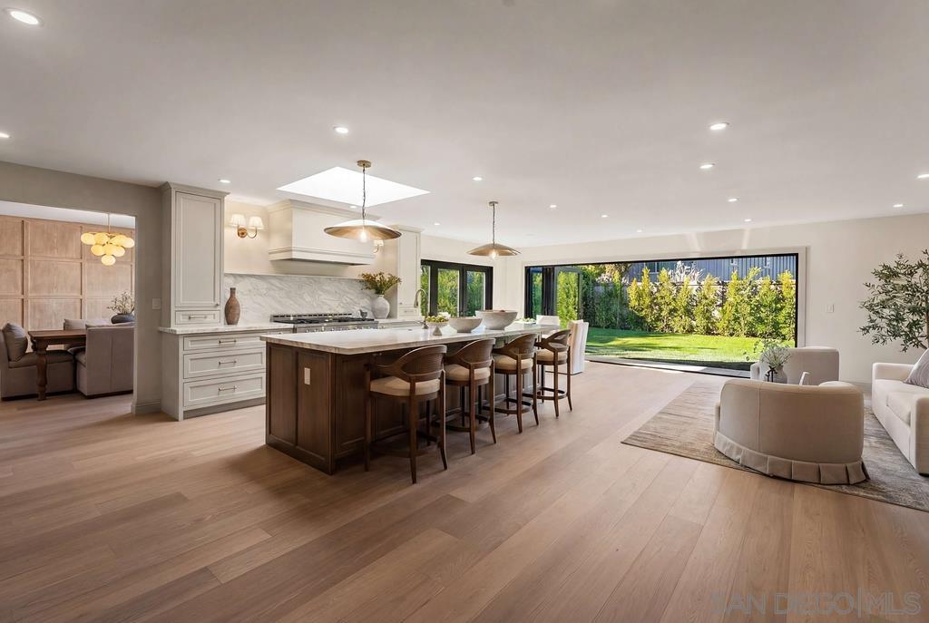 Detail Gallery Image 22 of 63 For 8390  Cliffridge Ln, La Jolla,  CA 92037 - 4 Beds | 2/1 Baths