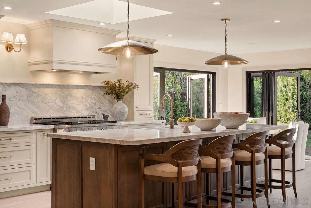 Detail Gallery Image 24 of 63 For 8390  Cliffridge Ln, La Jolla,  CA 92037 - 4 Beds | 2/1 Baths