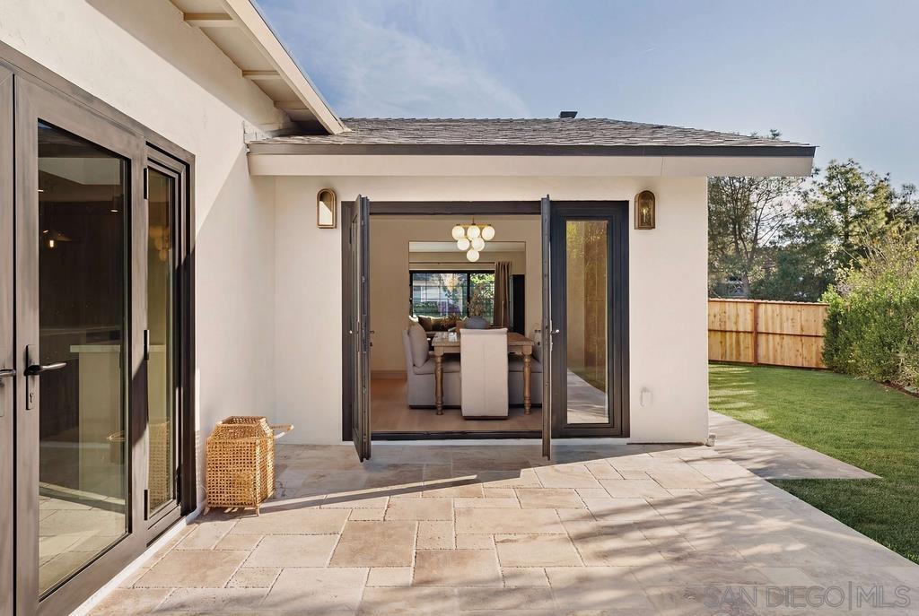 Detail Gallery Image 40 of 63 For 8390  Cliffridge Ln, La Jolla,  CA 92037 - 4 Beds | 2/1 Baths