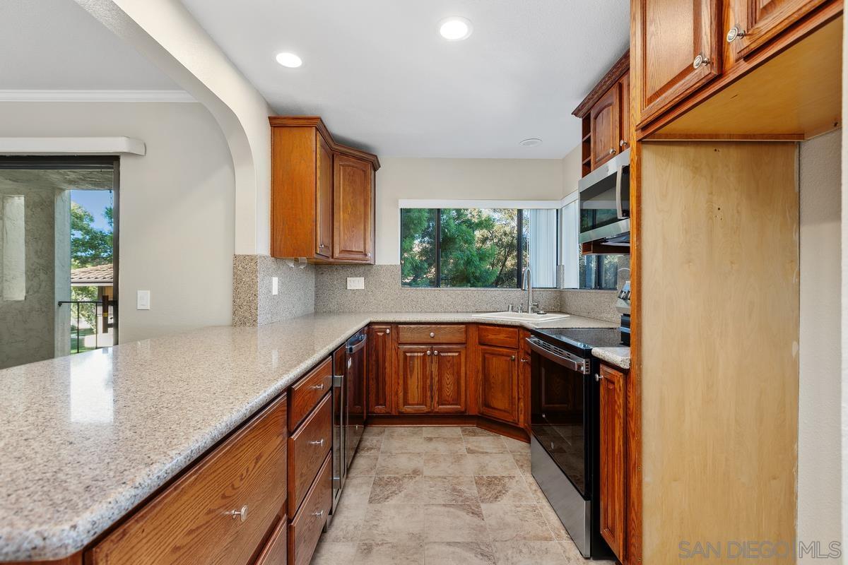 Detail Gallery Image 14 of 42 For 17627  Pomerado Rd  #137,  San Diego,  CA 92128 - 2 Beds | 2 Baths