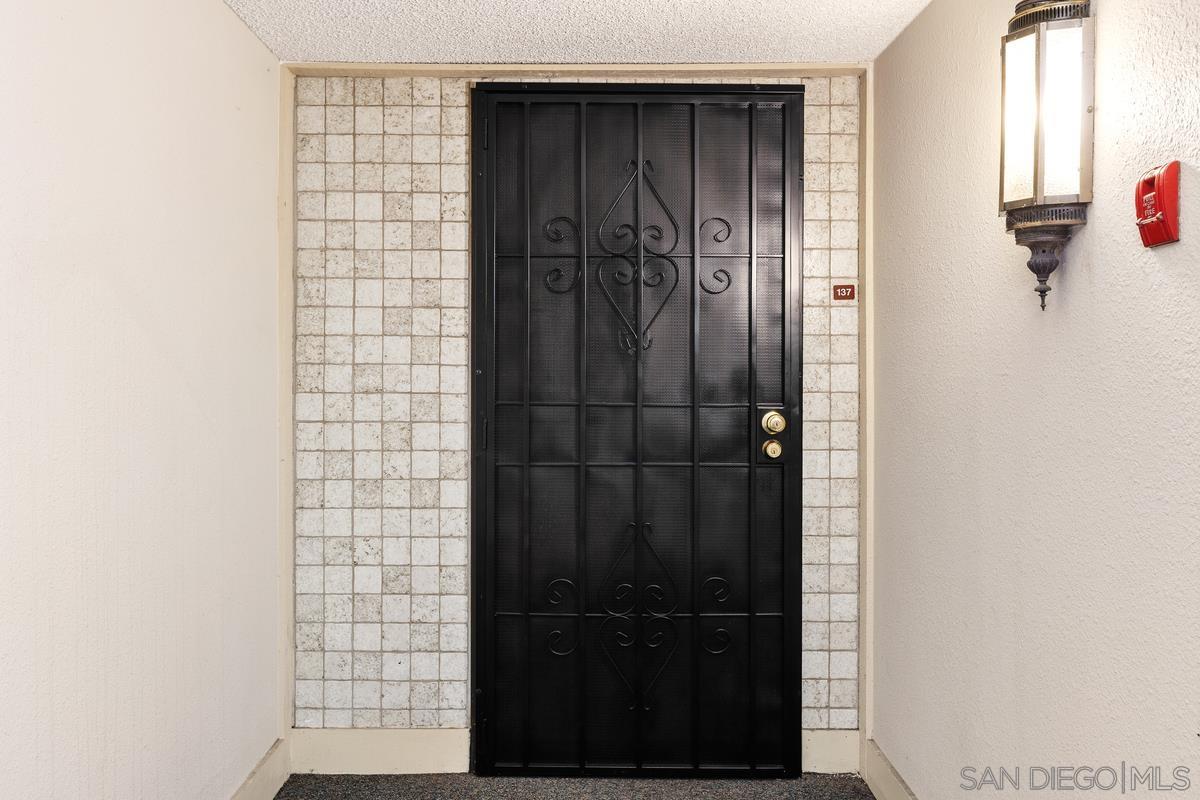 Detail Gallery Image 5 of 42 For 17627  Pomerado Rd  #137,  San Diego,  CA 92128 - 2 Beds | 2 Baths